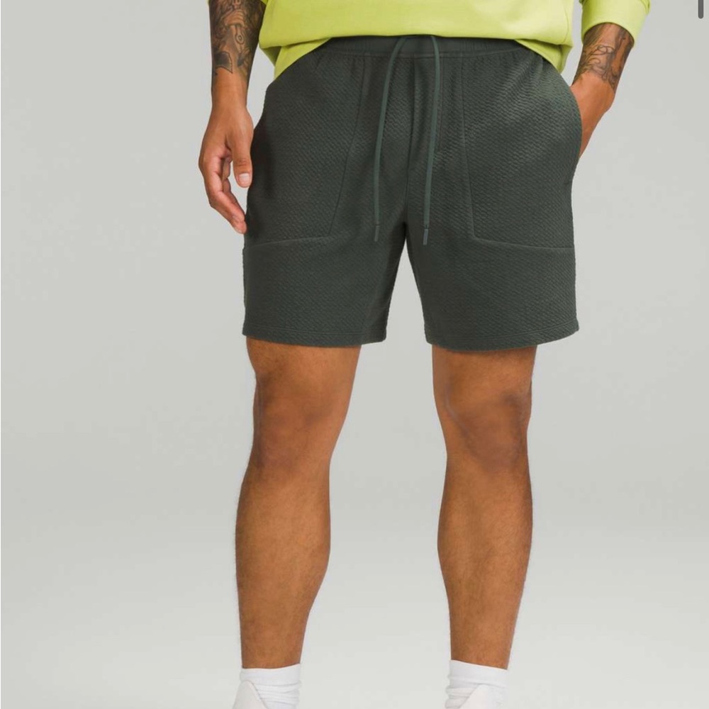 Lululemon At Ease Short - Smoked Spruce - Small